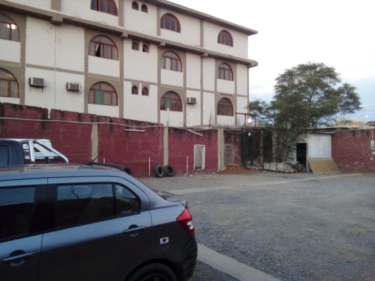 Sullana Hotel La Siesta المظهر الخارجي الصورة